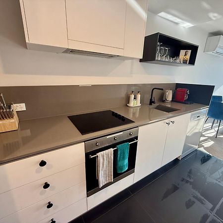 קנברה Midnight Luxe 1Br 1Bath Apartment 104 In The Heart Of Braddon Pool Sauna Secure Parking Wine Wifi מראה חיצוני תמונה
