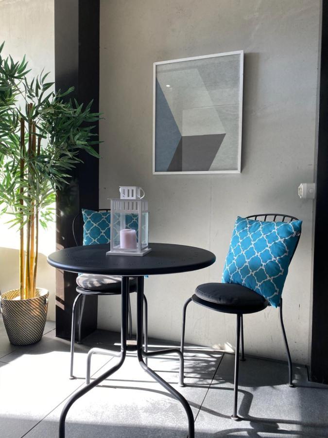 קנברה Midnight Luxe 1Br 1Bath Apartment 104 In The Heart Of Braddon Pool Sauna Secure Parking Wine Wifi מראה חיצוני תמונה