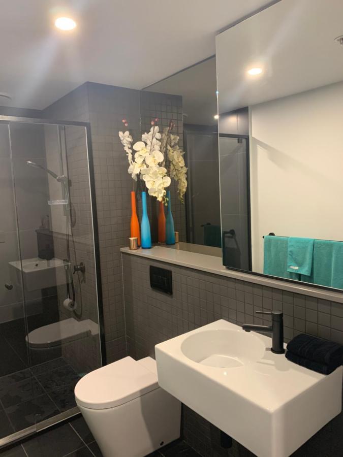 קנברה Midnight Luxe 1Br 1Bath Apartment 104 In The Heart Of Braddon Pool Sauna Secure Parking Wine Wifi מראה חיצוני תמונה