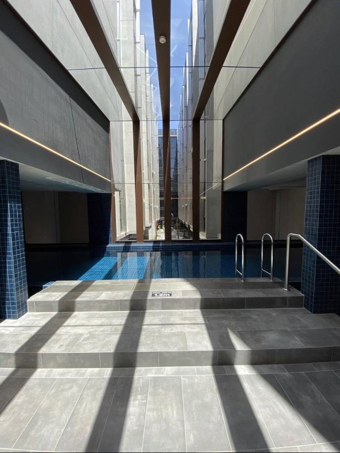 קנברה Midnight Luxe 1Br 1Bath Apartment 104 In The Heart Of Braddon Pool Sauna Secure Parking Wine Wifi מראה חיצוני תמונה