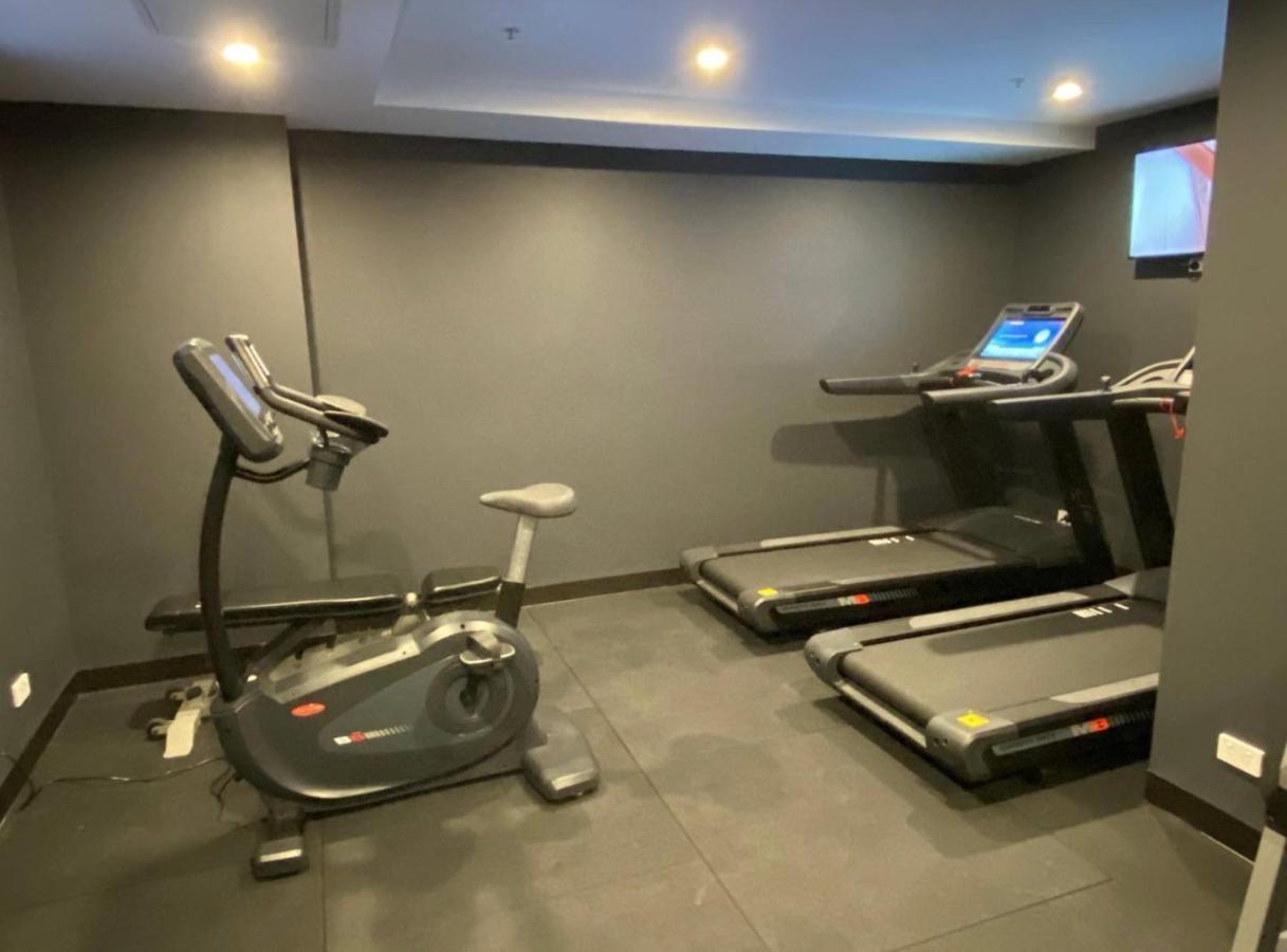 קנברה Midnight Luxe 1Br 1Bath Apartment 104 In The Heart Of Braddon Pool Sauna Secure Parking Wine Wifi מראה חיצוני תמונה