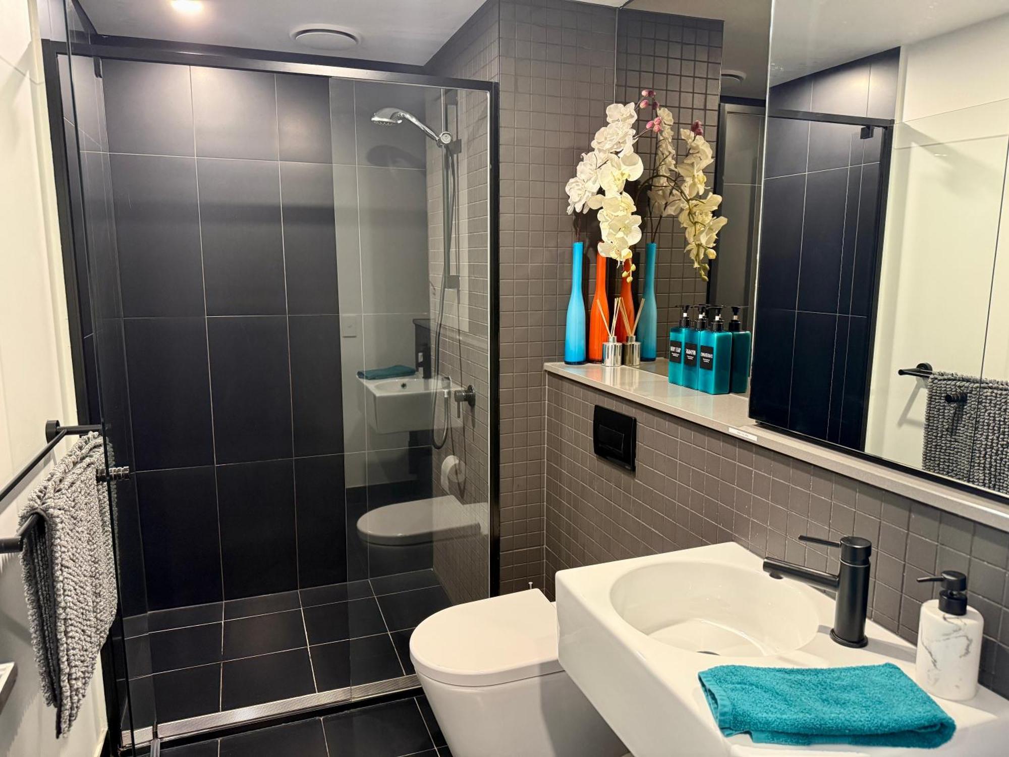 קנברה Midnight Luxe 1Br 1Bath Apartment 104 In The Heart Of Braddon Pool Sauna Secure Parking Wine Wifi מראה חיצוני תמונה