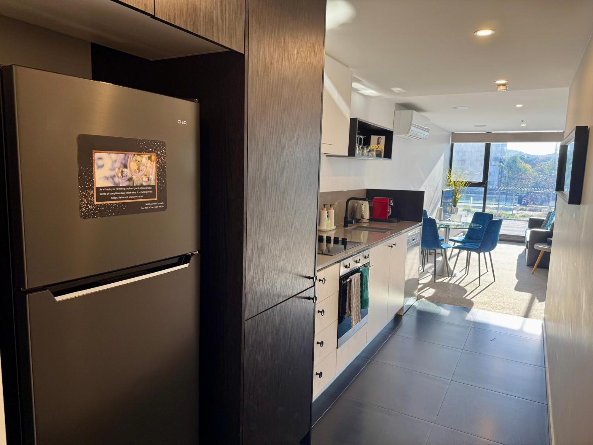 קנברה Midnight Luxe 1Br 1Bath Apartment 104 In The Heart Of Braddon Pool Sauna Secure Parking Wine Wifi מראה חיצוני תמונה