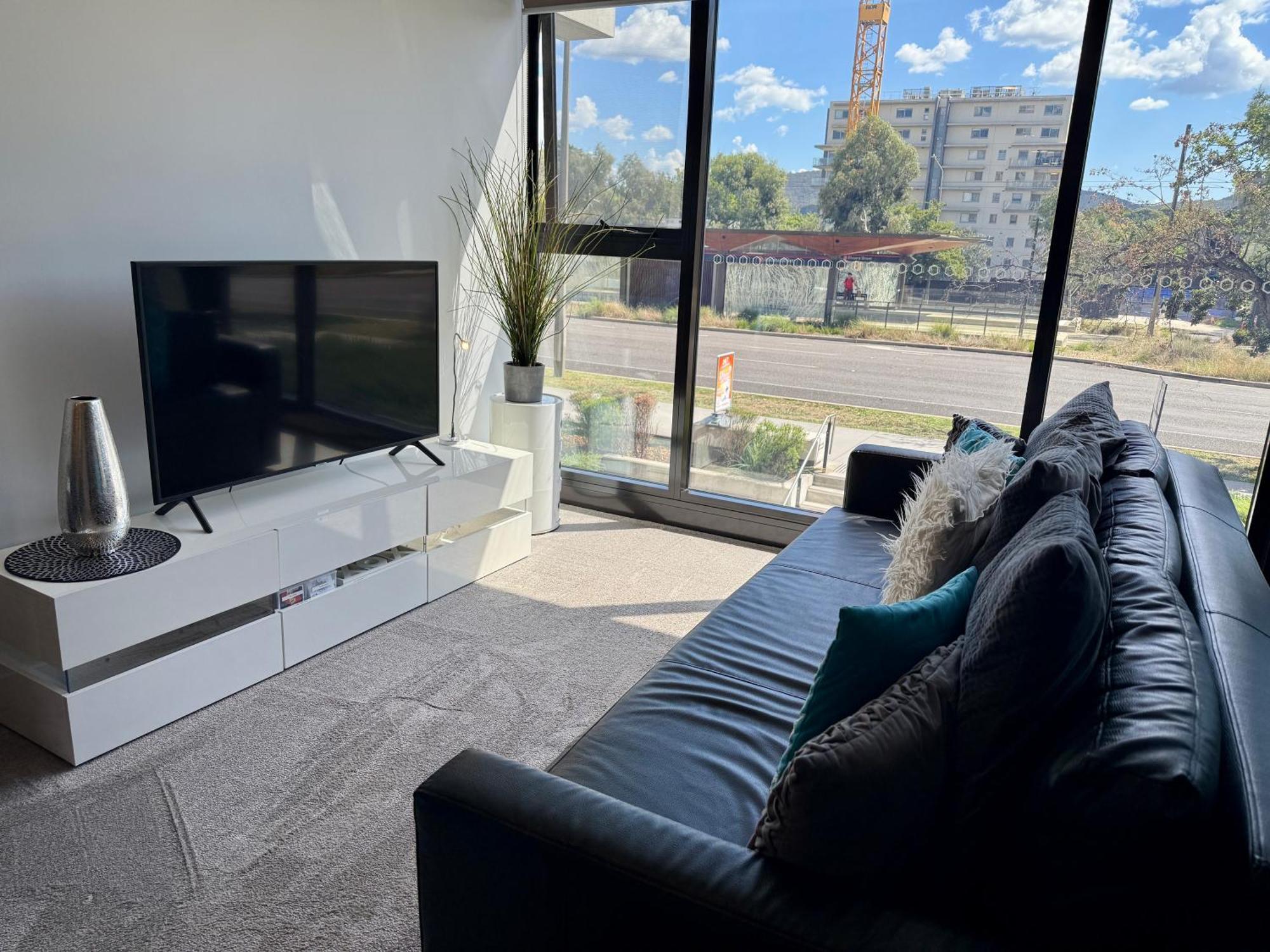 קנברה Midnight Luxe 1Br 1Bath Apartment 104 In The Heart Of Braddon Pool Sauna Secure Parking Wine Wifi מראה חיצוני תמונה